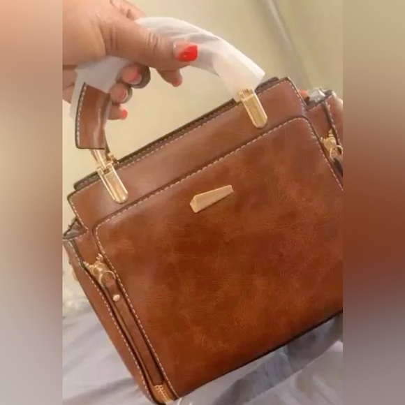 Women’s Leather Shoulder Bag - Picture 8 of 9